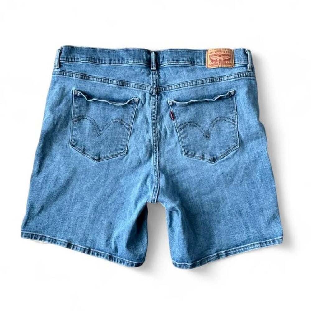 Vintage Levi’s Blue Denim Mid Length Classic Shorts Waist 35”